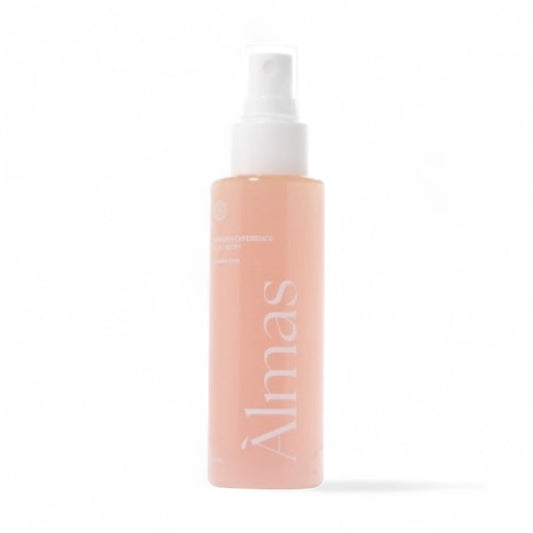 Brume hydratante Almas rosy Berry – flacon 120 ml sur fond blanc